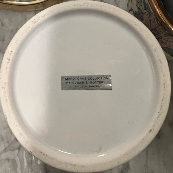 Mt. Clemens Pottery Mardi Gras Collection Tea Pot - Picture 6 of 6